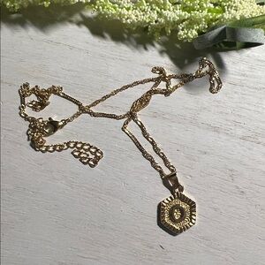 Oak&Ivy boutique “O” necklace
